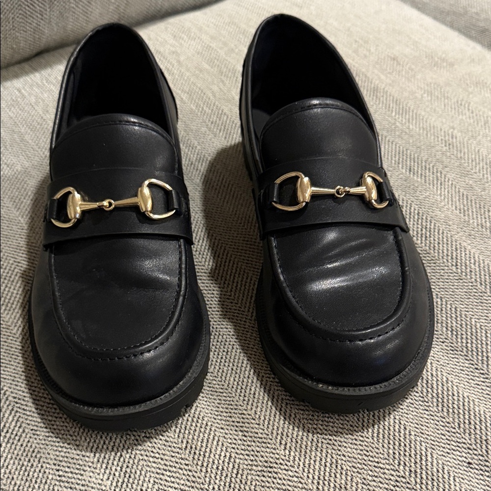 Sincerely Jules Womens Black Slip On Oxford Loafers Gold Detailing Size 7.5M